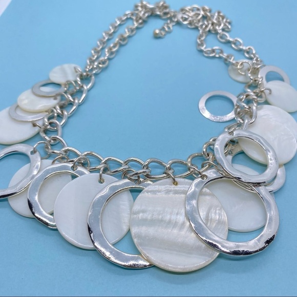 Mother of Pearl Silvertone Chain Links Necklace - Picture 3 of 3